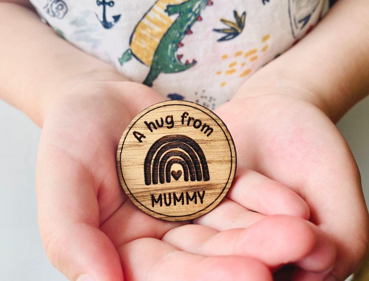Personalised Wood Pocket Hug Token â€“ Brave Button - Back to School â€“ Starting School Gift â€“ Keepsake for Kids â€“ Engraved Unique Gift