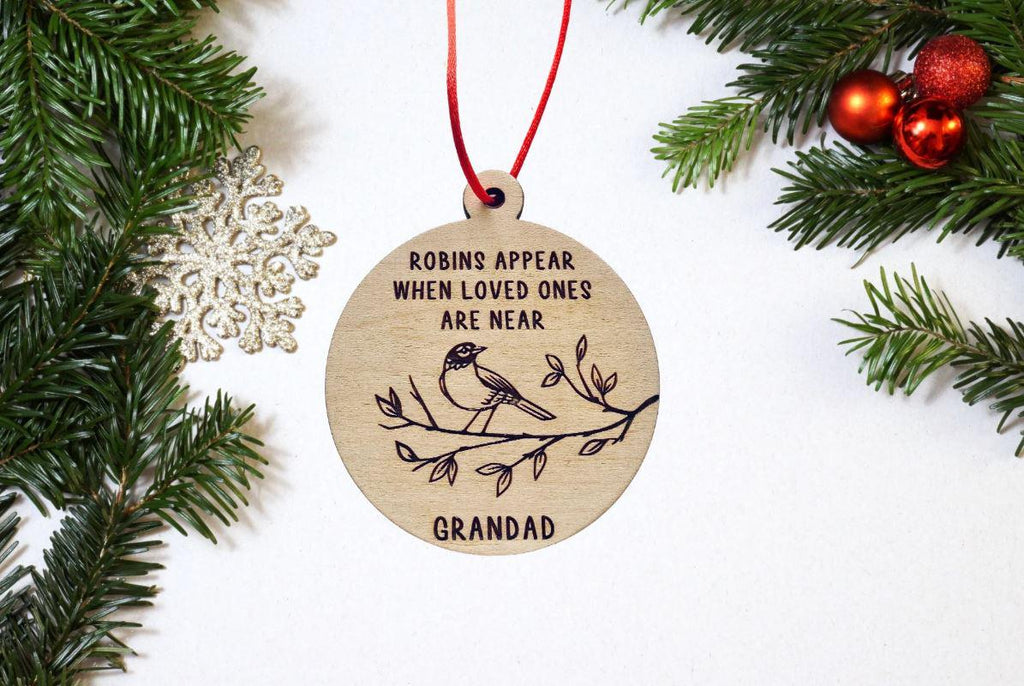 Personalised Memorial Christmas Bauble: Wood Robin Bird Ornament Family Remembrance Christmas Xmas Tree, Mum Dad Grandma Grandad Friend