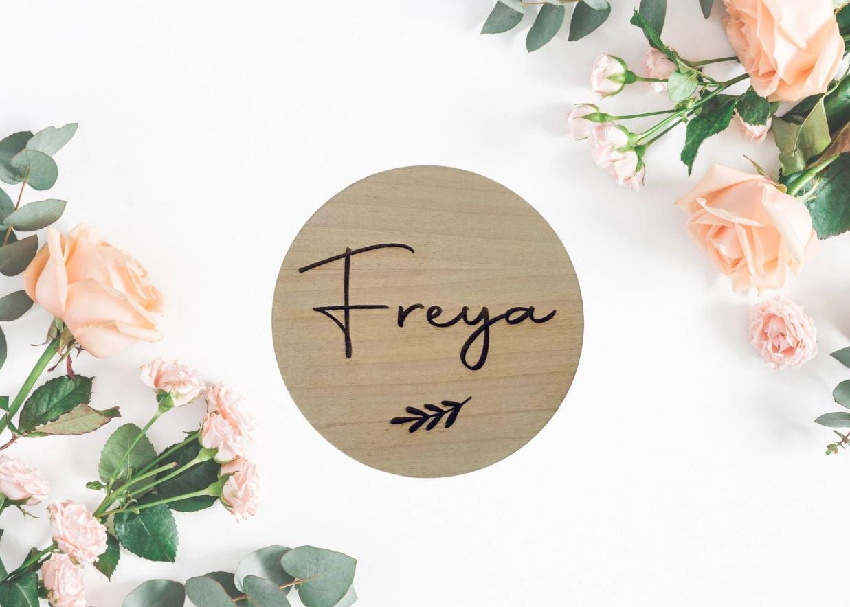 Baby Name Disc Announcement, Personalised Birth Announcement Disc Plaque, Engraved Baby Name Photo Prop, Wooden Birth Gift