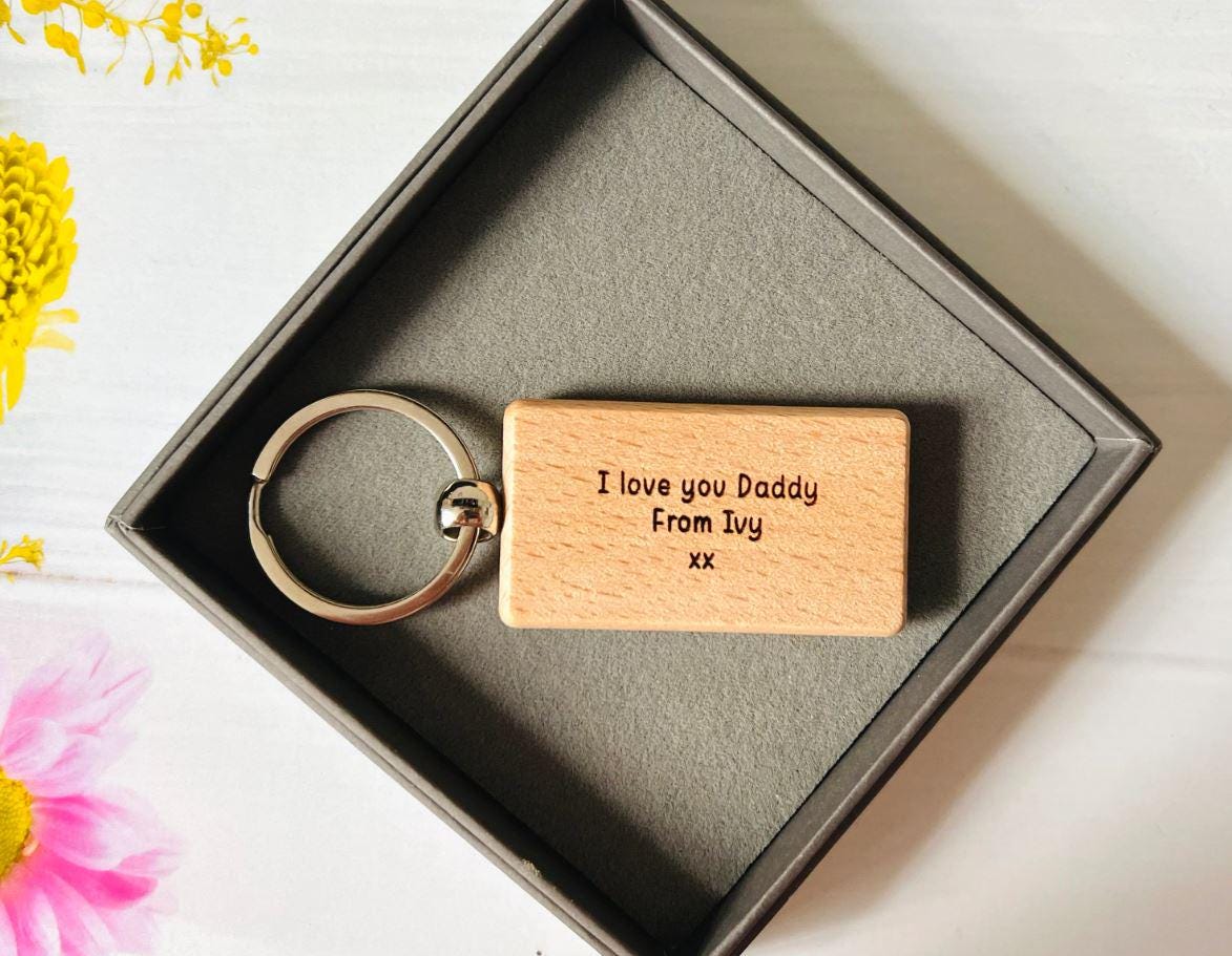 Personalised wooden birth date keyring for Daddy, Gift From the baby, Babies 1st Christmas, New Baby Gift, Mothers or Fathers Day, Birthday